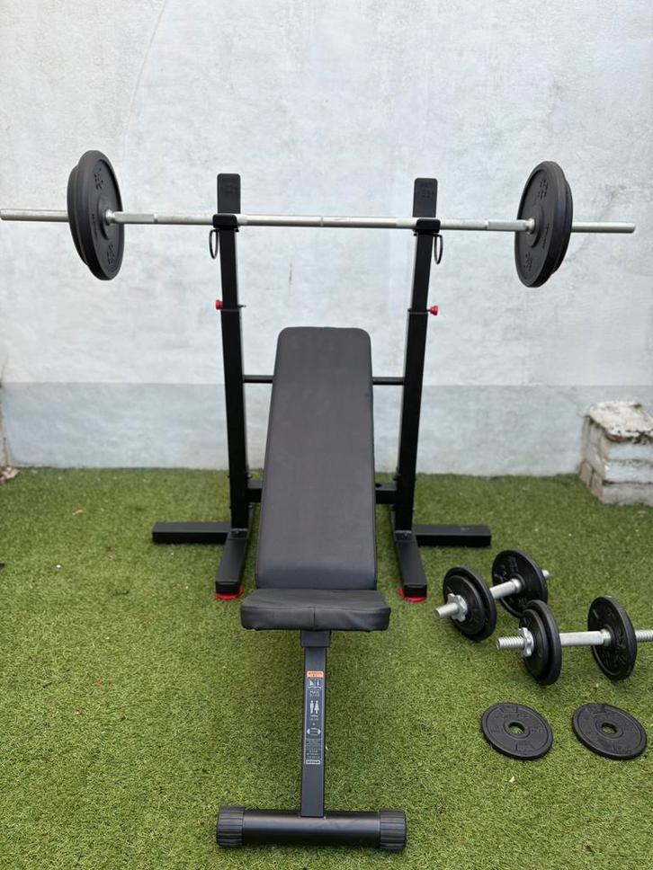 Banc de musculation complet + 46 kg de poids – Très bon état, Sports & Fitness, Équipement de fitness, Comme neuf, Haltère, Bras