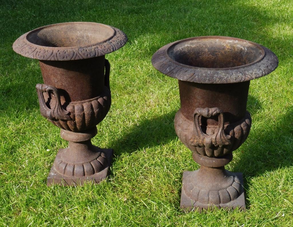2 Vases Montefiore en fonte rouillée., Jardin & Terrasse, Vases de jardin, Enlèvement, Utilisé