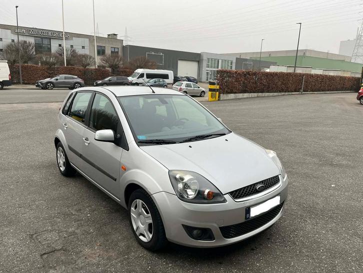 Ford fiesta 1.4i Benzine Automaat Gekeurd met carpass, Autos, Ford, Entreprise, Achat, Fiësta, ABS, Airbags, Air conditionné, Ordinateur de bord