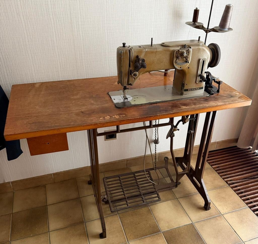 Machine à coudre industrielle Vintage Bernina 217, Antiquités & Art, Enlèvement