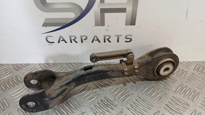 Draagarm boven rechts-achter van een Mercedes C-Klasse, Gebruikt, -, Ophalen of Verzenden, -