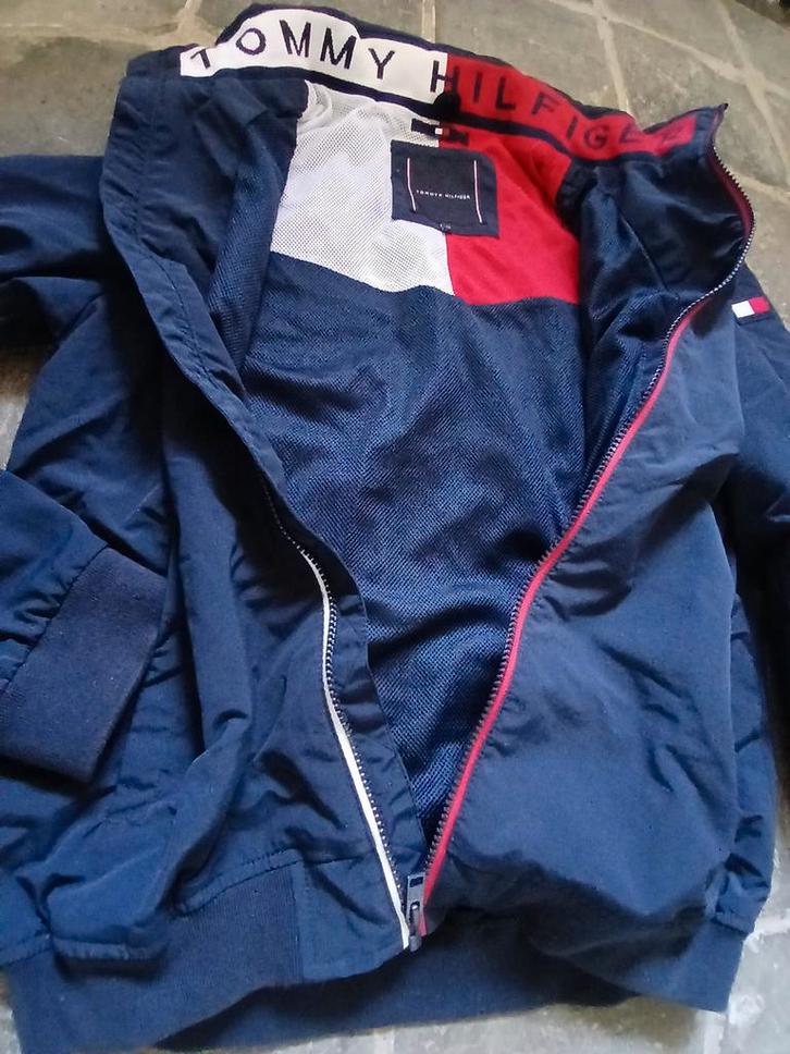 Très belle veste T. HILFIGER très pratique - T176/S, Enfants & Bébés, Vêtements enfant | Taille 176, Comme neuf, Garçon, Manteau