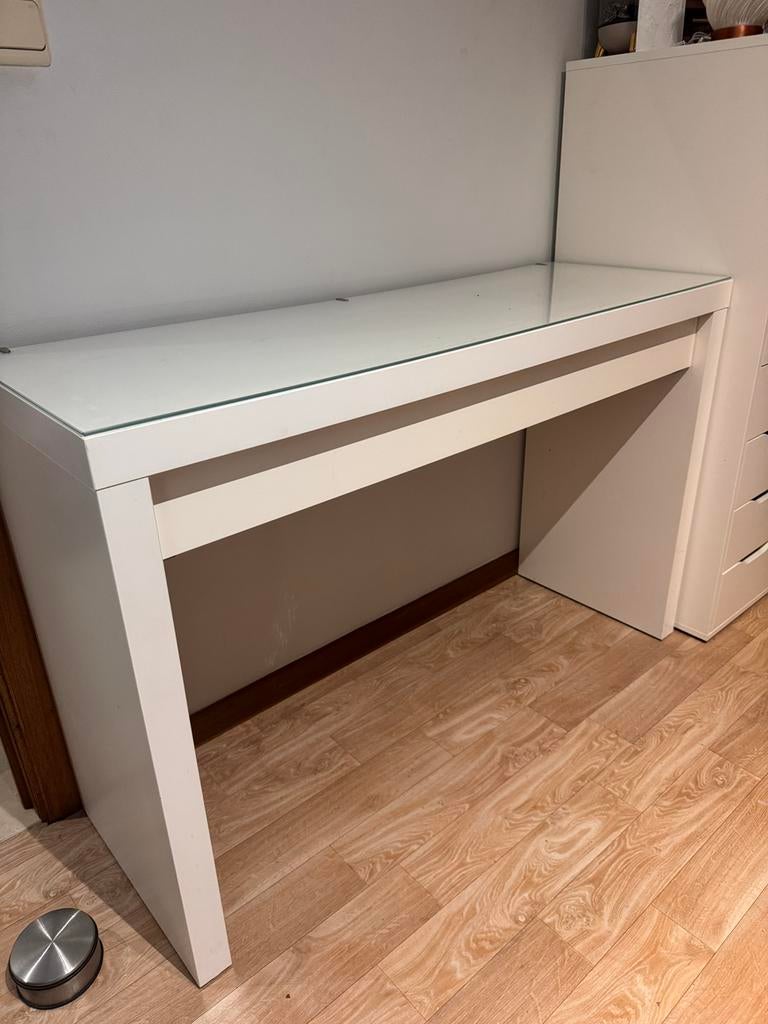 Make up bureau, Ophalen, Zo goed als nieuw