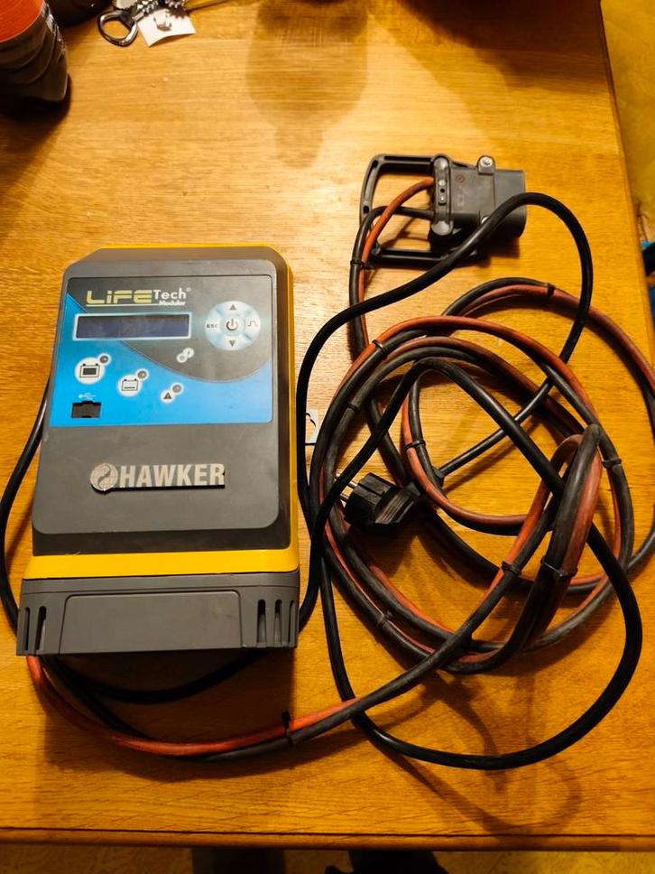 Hawker 24v accu lader, Auto-onderdelen, Accu's en Toebehoren, Ophalen