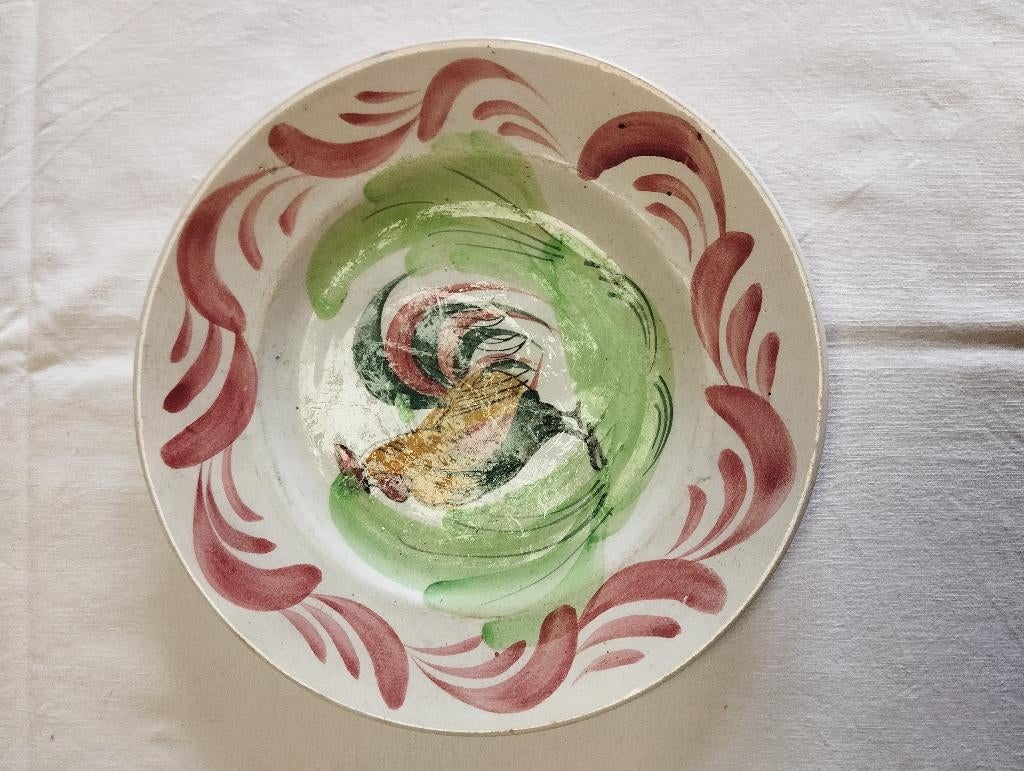 Assiette ancienne en faïence ou barbotine  Vintage, Antiquités & Art, Antiquités | Céramique & Poterie, Enlèvement