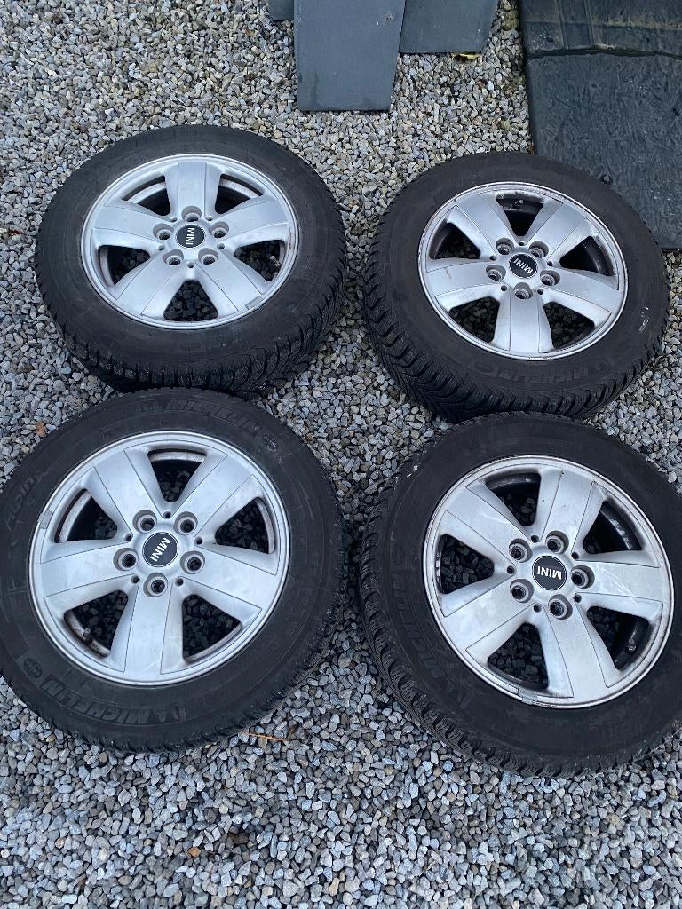 1 set Michelin winterbanden op velg Mini One 175/65/R15 84T, Auto-onderdelen, Banden en Velgen, Gebruikt, 15 inch, 175 mm, Banden en Velgen