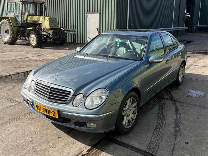 Mercedes-Benz E-Class 240 Elegance 2004 voiture voyageurs 4-, Autos, Mercedes-Benz, Entreprise, Classe E, Essence, Euro 3, Berline