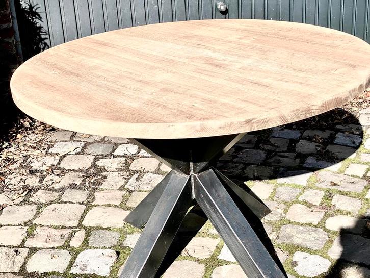 Ronde eiken eettafel, Huis en Inrichting, Tafels | Statafels, Zo goed als nieuw, Ophalen