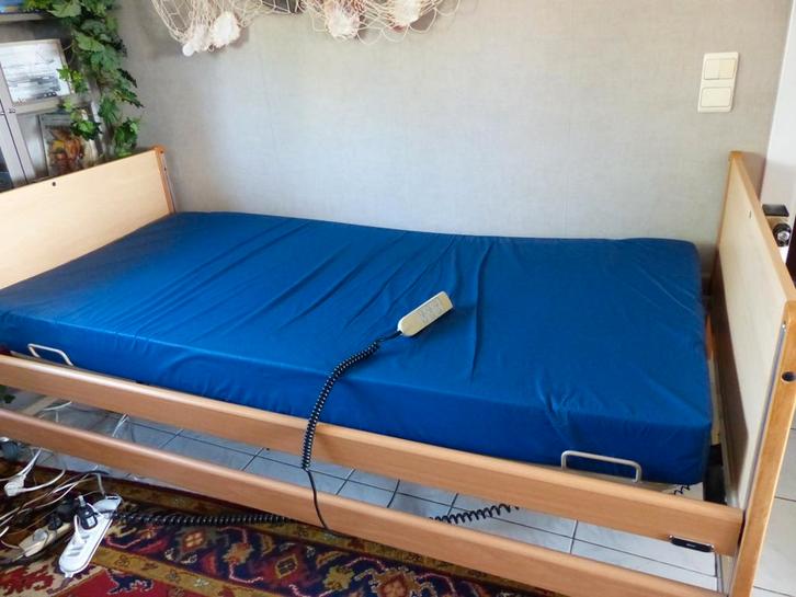 Ziekenhuisbed, Huis en Inrichting, Slaapkamer | Bedden, Zo goed als nieuw, Verstelbaar, Ophalen