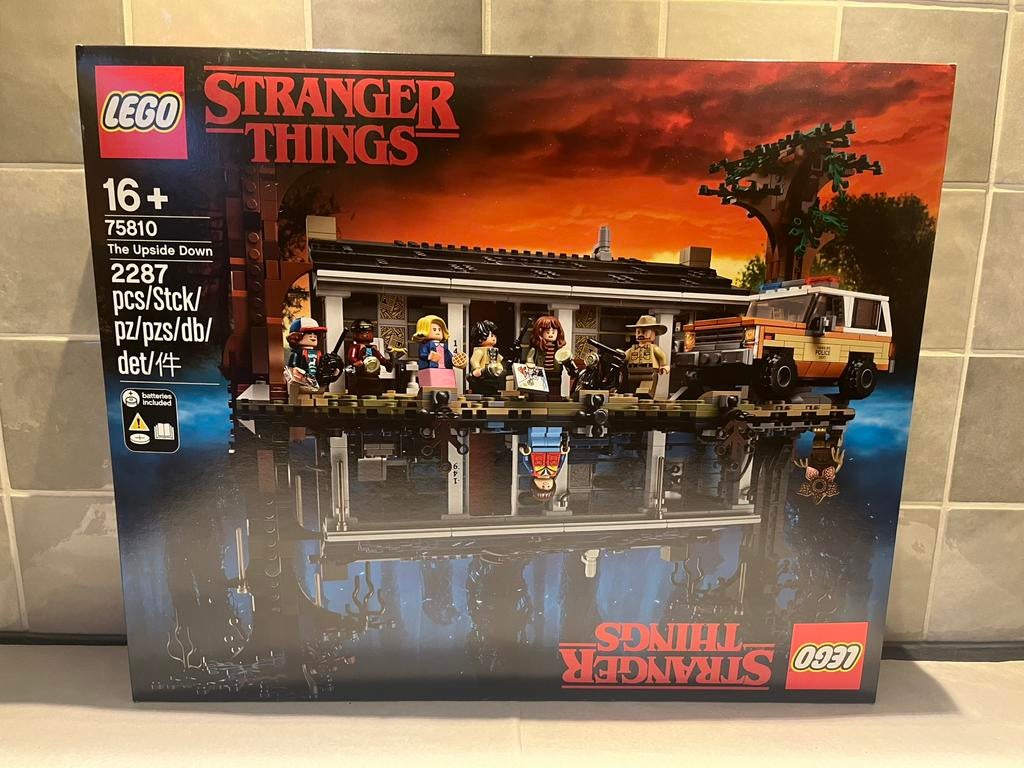 LEGO Stranger Things 75810 The Upside Down – Factory Sealed, Enfants & Bébés, Jouets | Duplo & Lego, Neuf, Lego, Ensemble complet