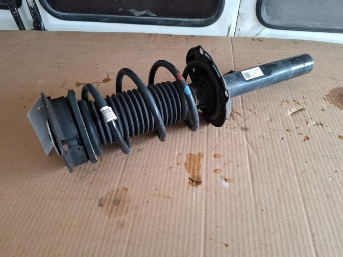 Schokdemperpoot rechts-voor van een Volkswagen Golf, Auto-onderdelen, Ophanging en Onderstel, Gebruikt, 3 maanden garantie, Ophalen of Verzenden