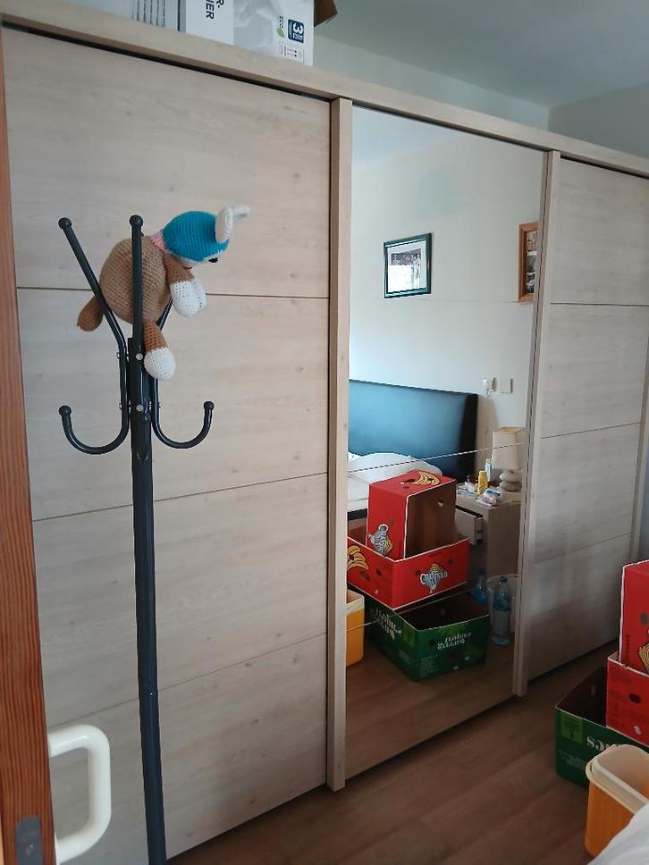 Belle et grande garde-robe moderne, Maison & Meubles, Armoires | Penderies & Garde-robes, Comme neuf, 200 cm ou plus, 200 cm ou plus