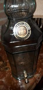 Ancienne bouteille de whisky écossais, Enlèvement