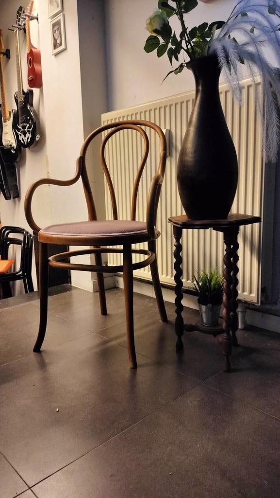 Thonet fauteuil/ bureaustoel nr. 18, Enlèvement