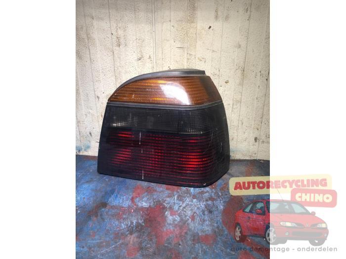Achterlicht rechts van een Volkswagen Golf, Gebruikt, -, -, Ophalen of Verzenden