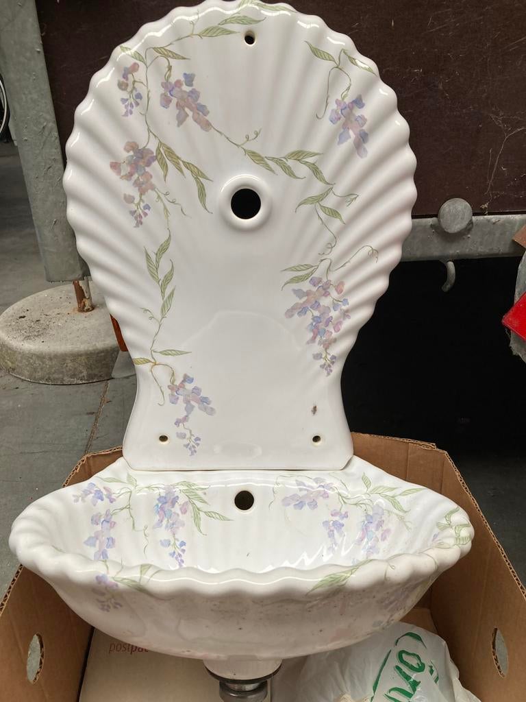 Lavabo voor toilet of hall met opstand, Bricolage & Construction, Sanitaire, Enlèvement, Comme neuf, Robinet