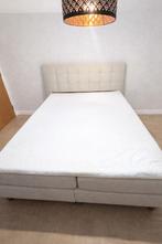 Boxspring 160x200 met bijhorende topper, Ophalen, Beige, Zo goed als nieuw, 200 cm