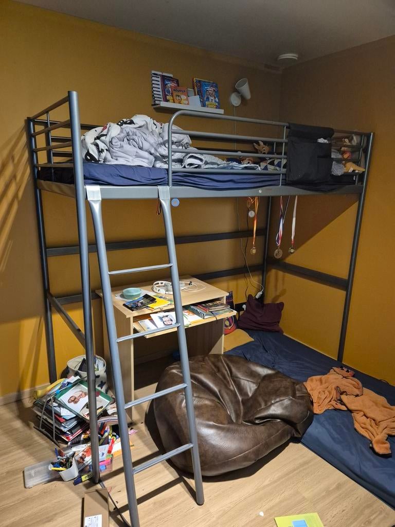 Stapelbed metaal IKEA, Huis en Inrichting, Slaapkamer | Stapelbedden en Hoogslapers, Ophalen