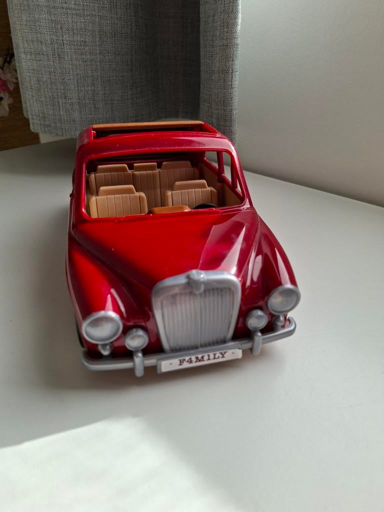 Sylvanian families rode auto, Enlèvement, Voiture