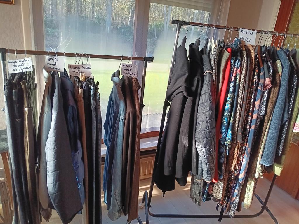 Kleding 2 euro per stuk maten staan erbij op de foto, Vêtements | Femmes, Vêtements Femmes Autre, Enlèvement