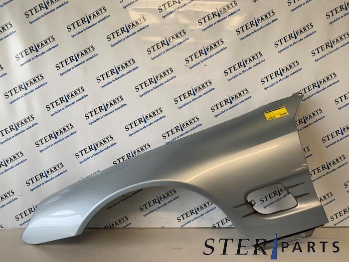 Aile avant gauche d'un Mercedes SL (762), 3 mois de garantie, Utilisé, -, -