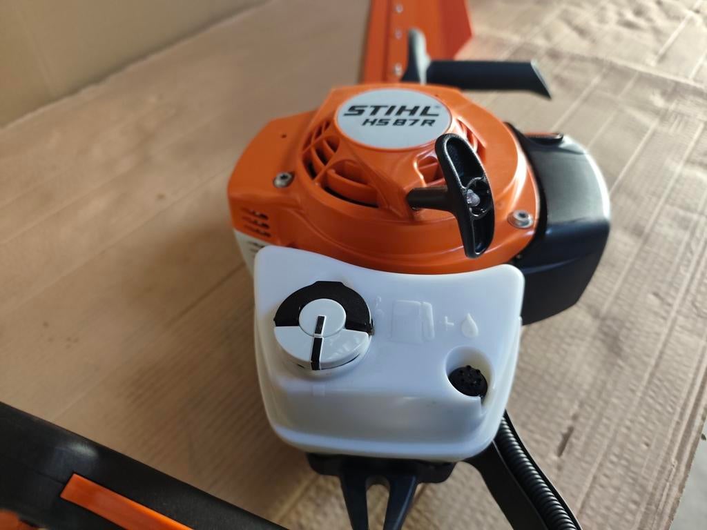 Stihl a une 87e nouvelle., Enlèvement