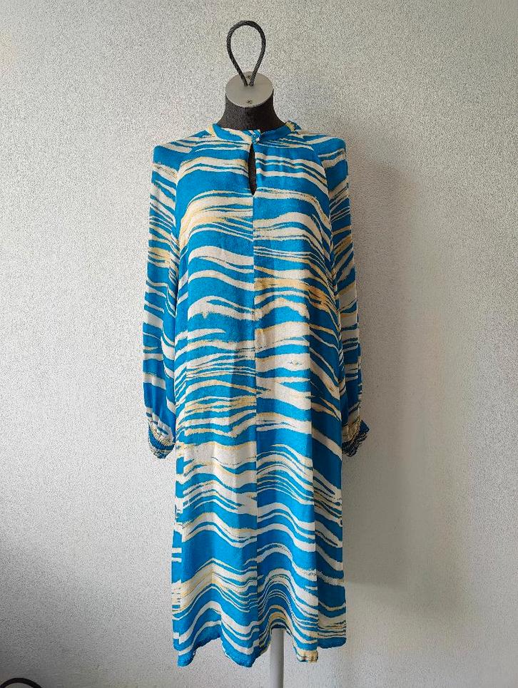 Lichtblauwe lange jurk - maat L - Xandres, Kleding | Dames, Jurken, Gedragen, Maat 42/44 (L), Blauw, Ophalen of Verzenden