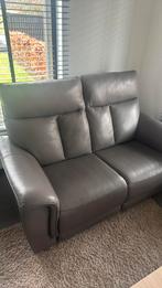 Grijze lederen zetels – 2-zit + 3-zit met elektrische relax, Huis en Inrichting, Ophalen, Zo goed als nieuw
