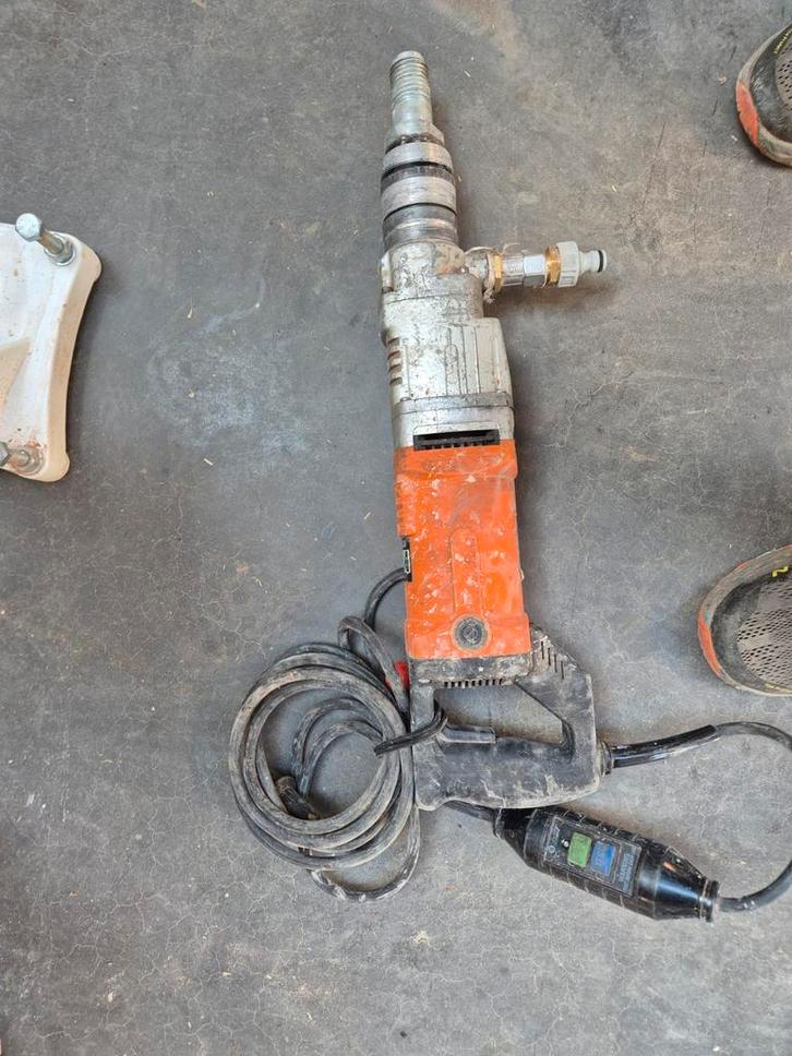 Carotteuse Carat A1821 et accesoirrs, Bricolage & Construction, Outillage | Soudeuses, Enlèvement