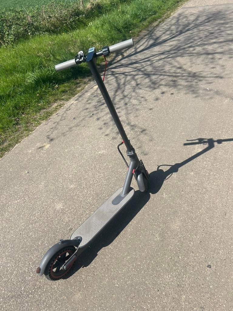 Elektrische step 30 km/u – app – goede batterij, Fietsen en Brommers, Steps, Ophalen, Zo goed als nieuw, Elektrische step (E-scooter)