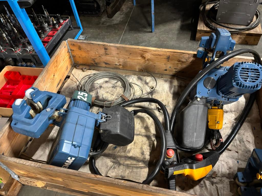 2x demag elektrische takel kettingtakel chain hoist rolbrug, Ophalen