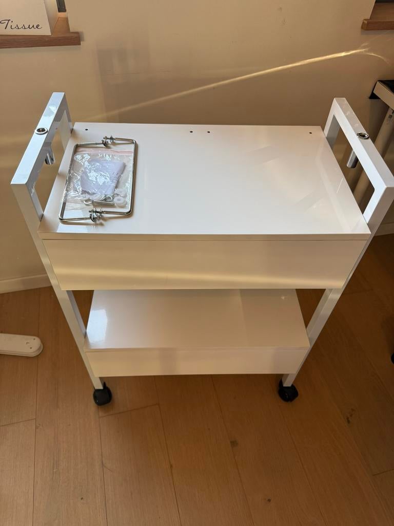 Pedicure tafel, Ophalen, Zo goed als nieuw