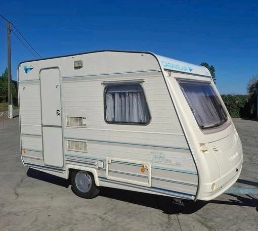 Belle caravane caravelair d'un poids de 750 kg, Caravanes & Camping, Fenêtres ouvrantes, Particulier, Caravelair, Siège de train
