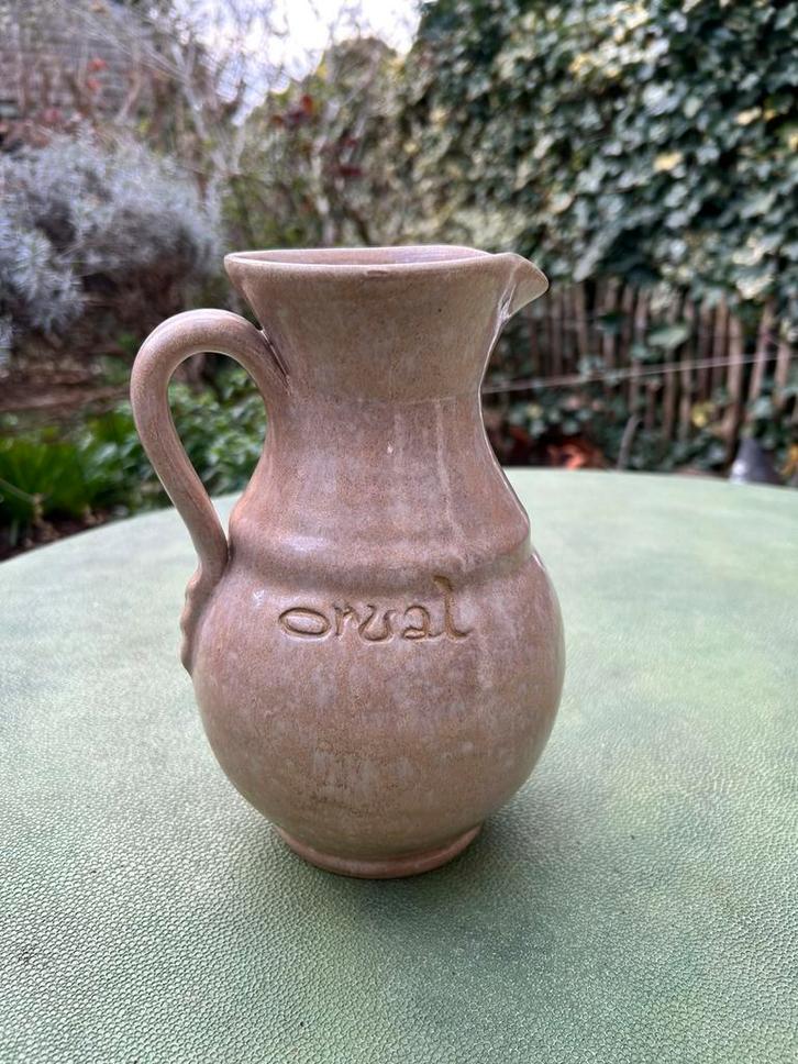 Orval - kruik met geëmailleerde decoratie, Verzamelen, Overige Verzamelen, Gebruikt, Ophalen of Verzenden