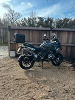 BMW R1250 GS TRIPLE NOIR/AKRAPOVIC/ÉTUIS, Motos, Permis Moto A, Tourisme, Plus de 35 kW, 2 cylindres