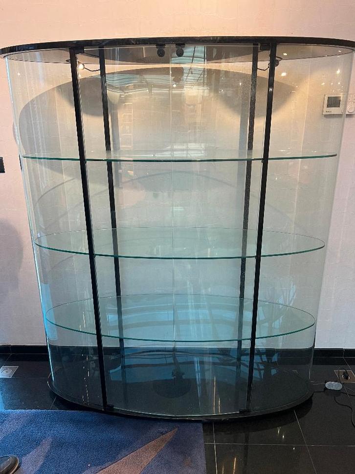 Grote design vitrinekast in gebogen glas met verlichting, Huis en Inrichting, Kasten | Vitrinekasten, Glas, Ophalen