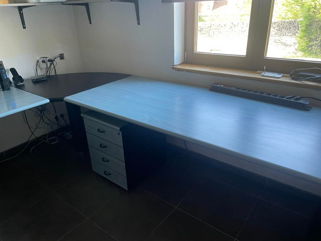 Grand bureau angle professionnel 80cm de largeur, Maison & Meubles, Bleu, Utilisé, Goulotte de câbles, Enlèvement