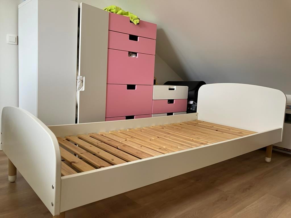 Bed 1 persoonsbed  (205x95) voor matras 200x90, Kinderen en Baby's, Ophalen, Zo goed als nieuw, Matras