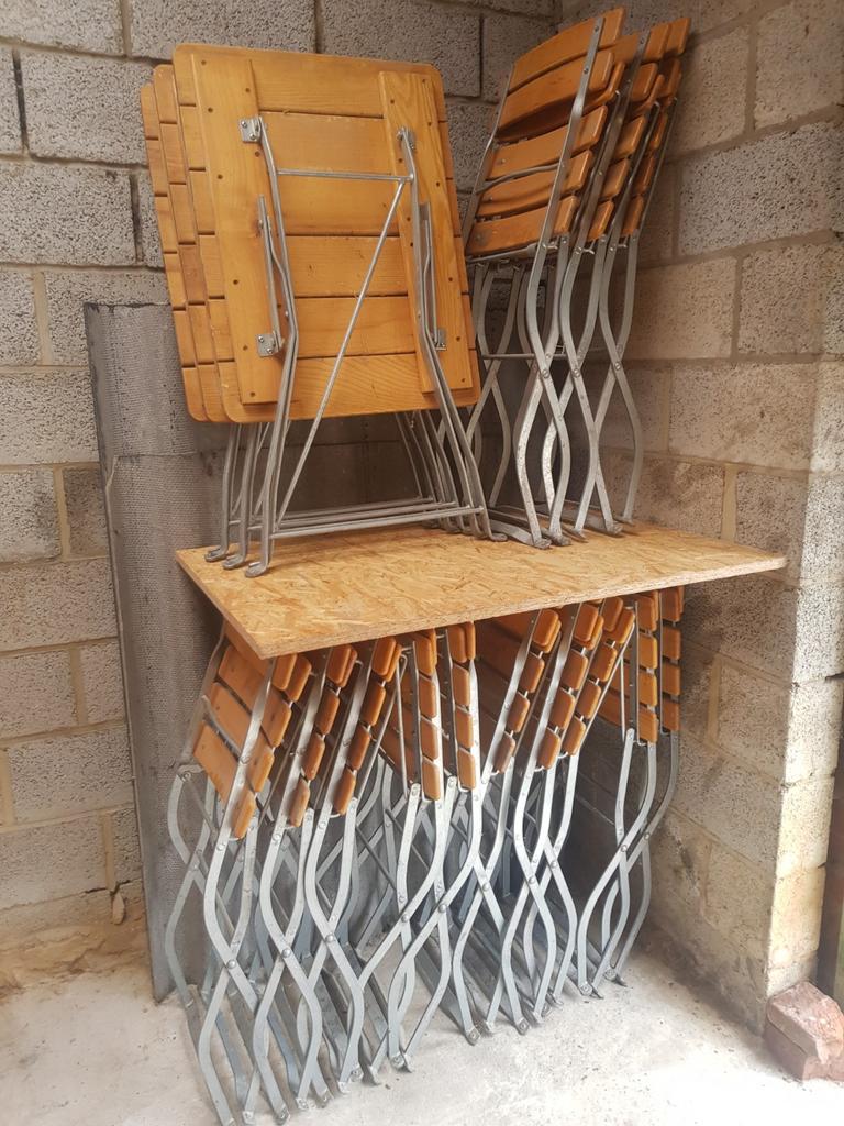 Chaises., Enlèvement