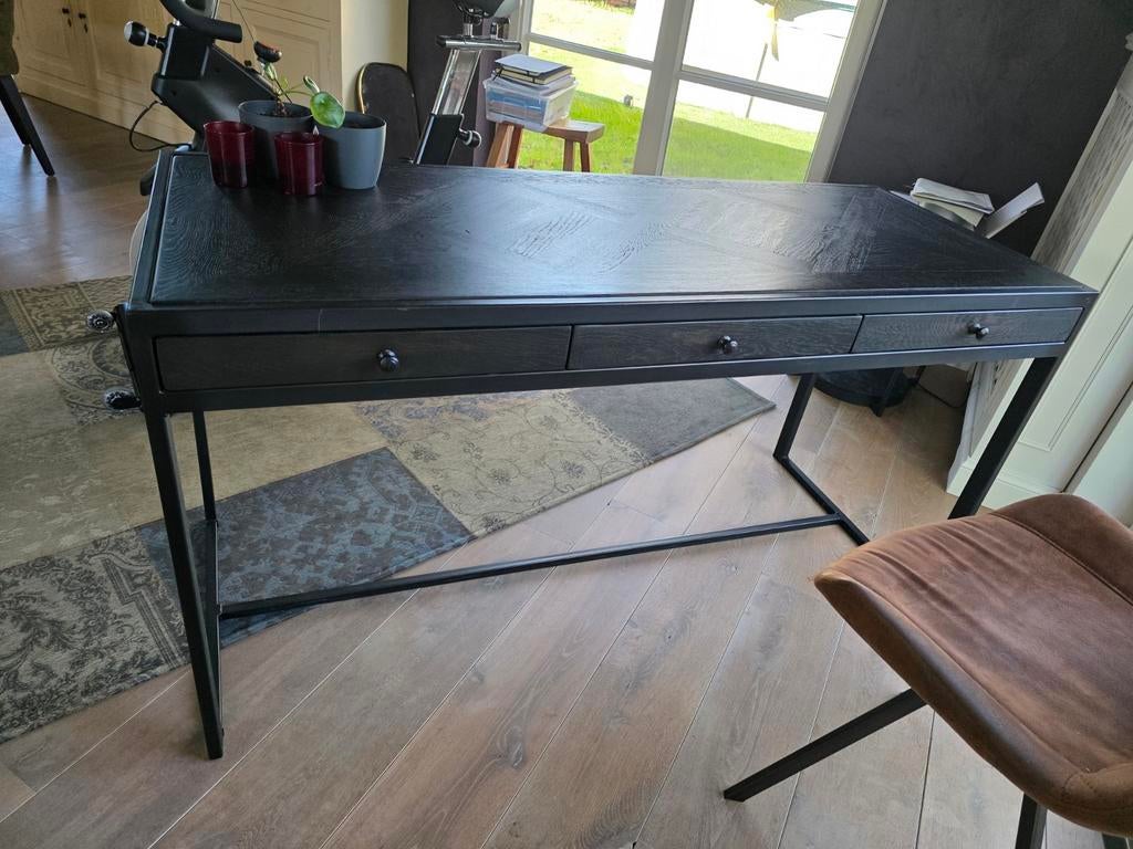 Mooie bureau uit stalen frame en houten tablet, Ophalen