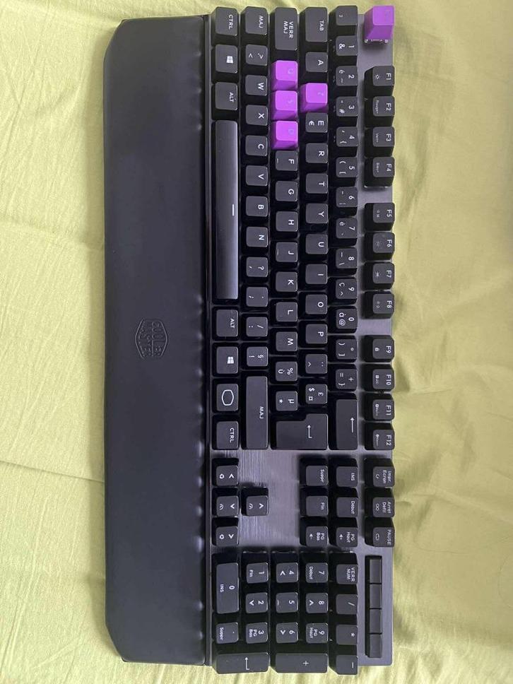 Clavier Cooler Master MK750 – AZERTY – Très bon état, Computers en Software, Toetsenborden, Gebruikt, Azerty, Bedraad, Gaming toetsenbord