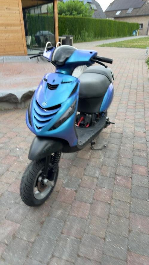 zip 2t, Fietsen en Brommers, Scooters | Piaggio, Zo goed als nieuw, Zip, Klasse B (45 km/u), Tweetakt, Ophalen