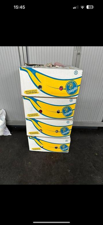 Kledingpaketten beschikbaar voor biedingen