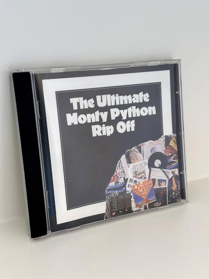 Monty Python - The Ultimate Monty Python Rip Off (CD), Cd's en Dvd's, Cd's | Humor en Cabaret, Zo goed als nieuw, Ophalen of Verzenden