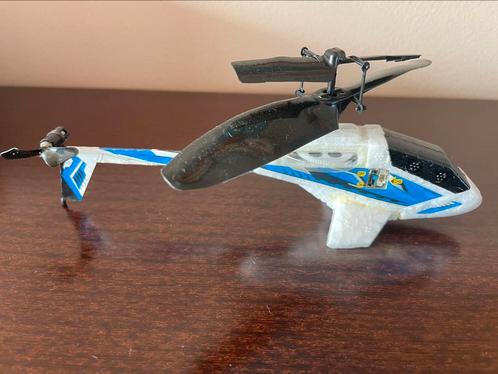 Picooz miniature helicopter - infrarood control, Hobby en Vrije tijd, Modelbouw | Vliegtuigen en Helikopters, Zo goed als nieuw