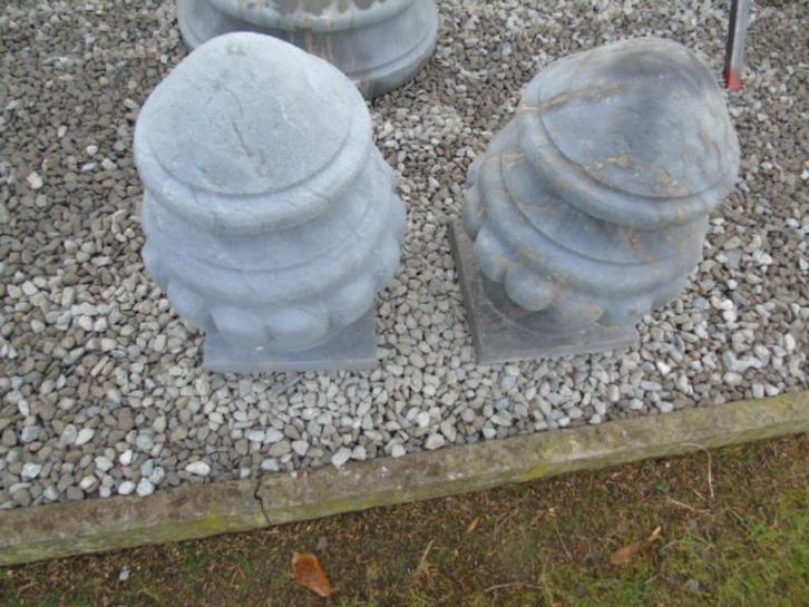 Kolomkop of pilaster in blauwe hardsteen, het paar, Tuin en Terras, Tuinwanddecoratie, Zo goed als nieuw, Ophalen