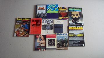 lot boeken politie criminaliteit Rijkswacht etc beschikbaar voor biedingen