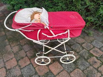 Poppenwagen beschikbaar voor biedingen