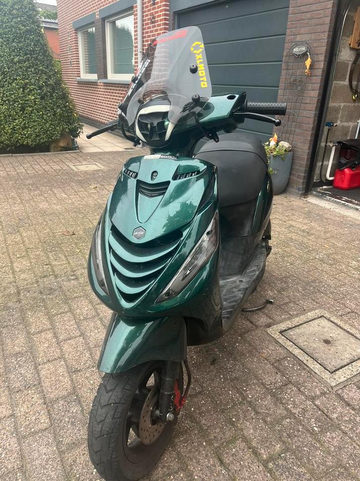 Zip 4 takt, Fietsen en Brommers, Scooters | Piaggio, Gebruikt, Zip, Klasse A (25 km/u), Benzine, Ophalen