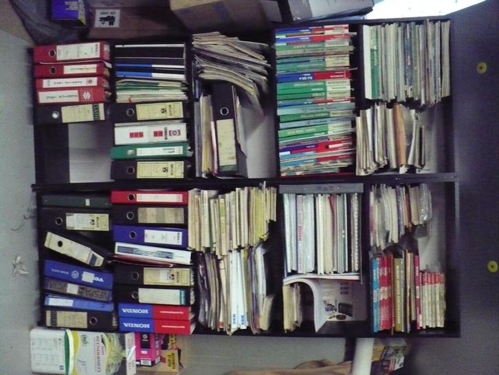 Uitzonderlijke BOEKEN Bromfietsen ,Scooters enz..., Vélos & Vélomoteurs, Pièces de cyclomoteur | Oldtimers & Ancêtres, Comme neuf